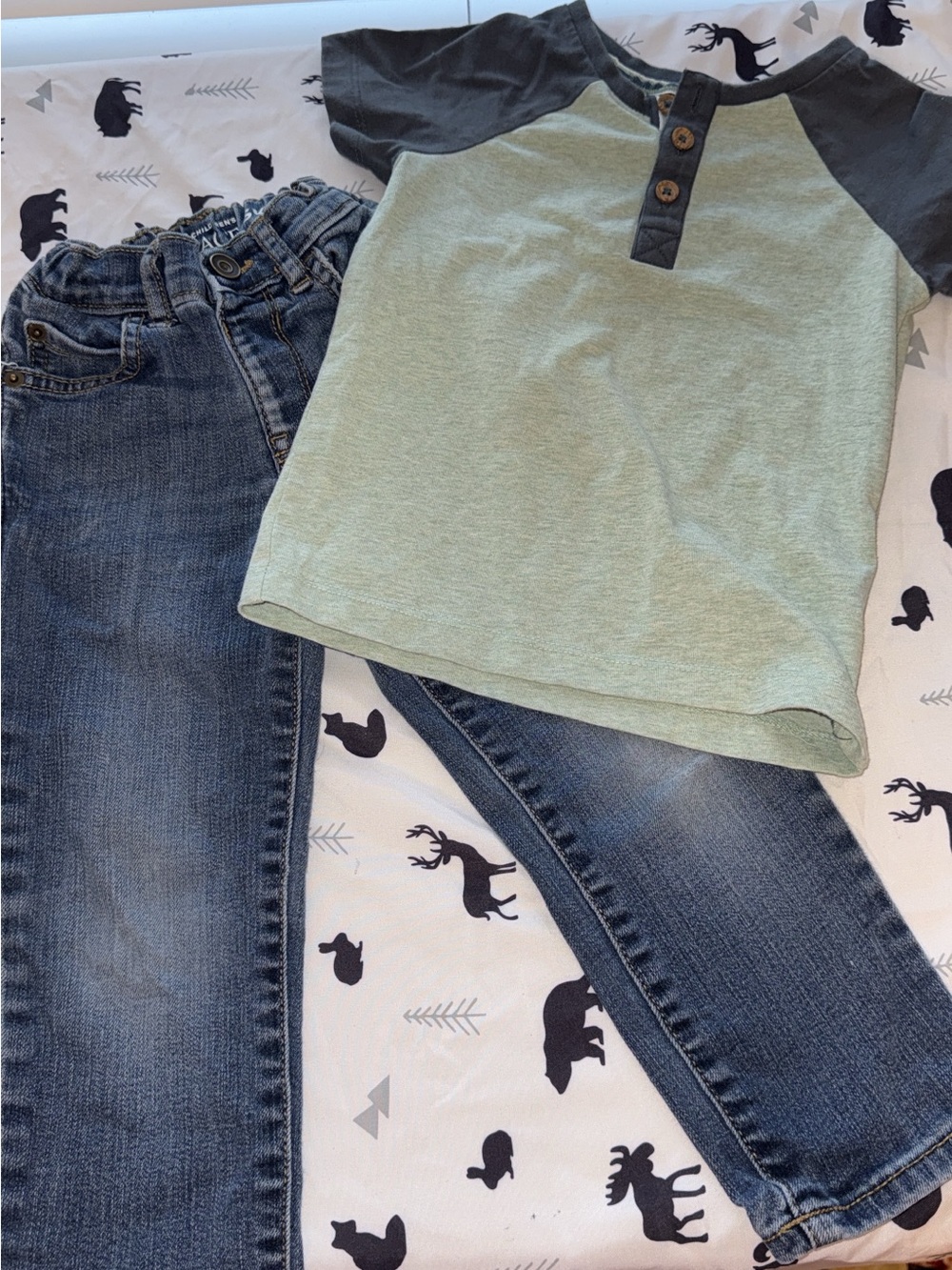 Kids Short-Sleeve Henley Tee in Sage and Charcoal